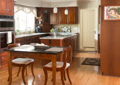 Kitchen cabinets traditional style