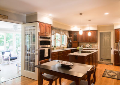 Kitchen cabinets traditional style